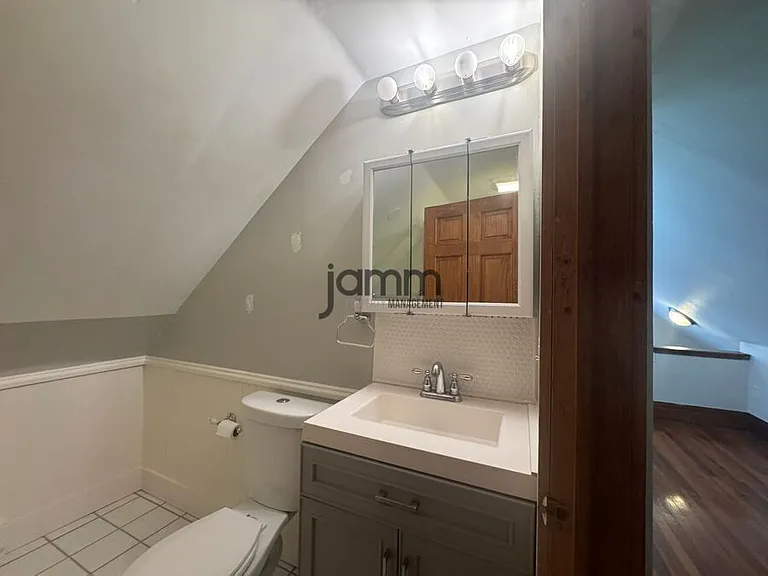 3228 E Fairfax Rd — Photo 10