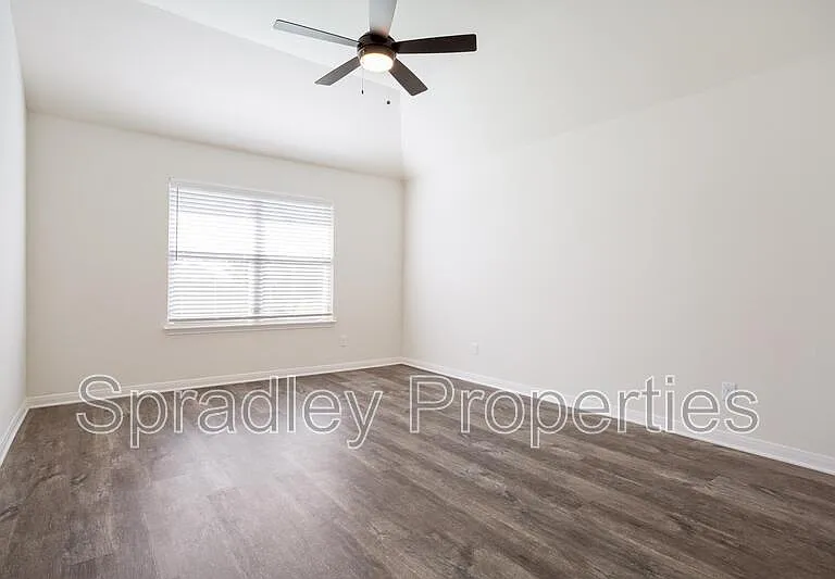 1925 Bayou Wood Ln — Photo 13