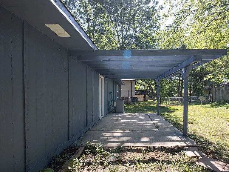 4712 Salem Dr — Photo 3