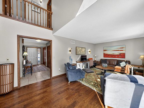 5th image of 418 Meadow Run Dr SW