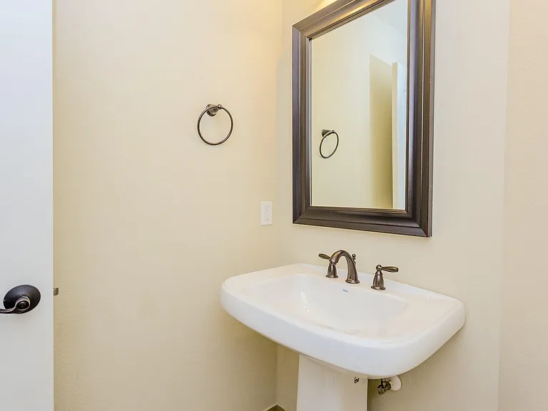 6122 Garden Lakes Ln — Photo 24