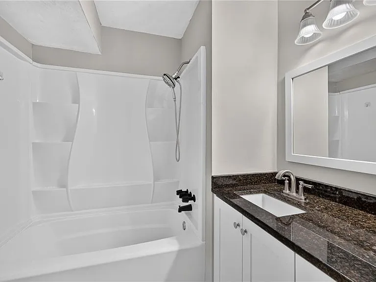 226 High Creek Dr — Photo 13