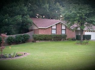 205 Town Oaks Dr, Marshall, TX 75672