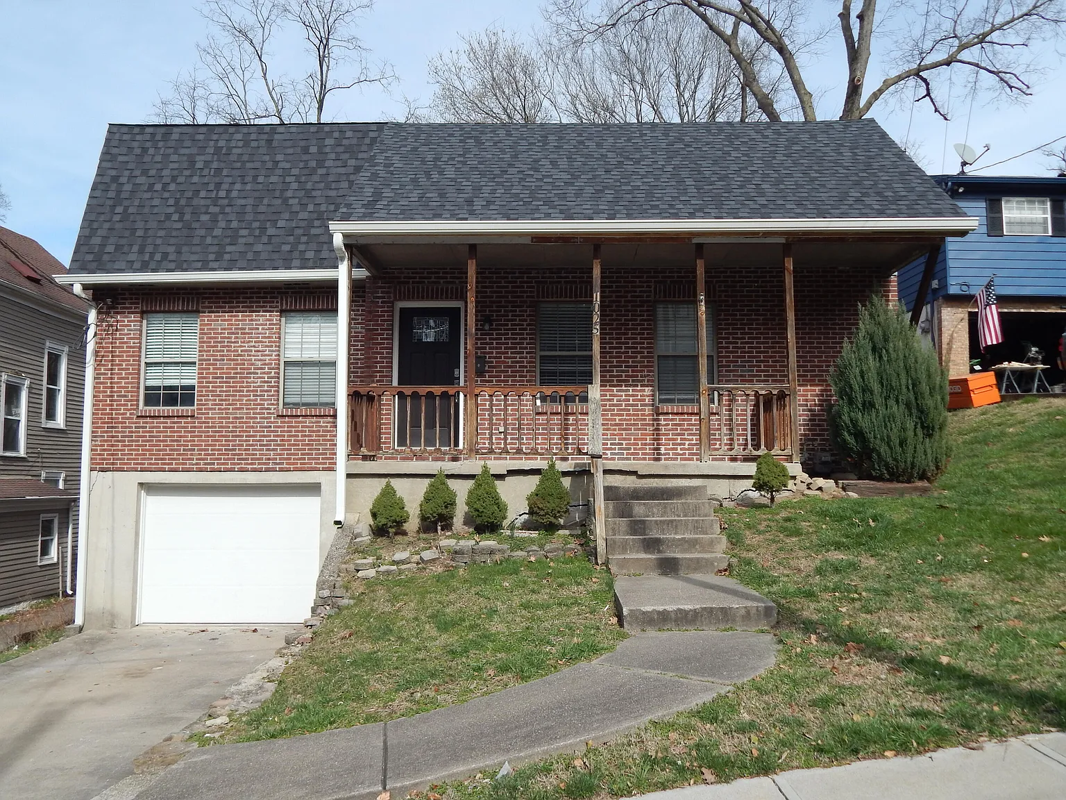 1025 Ervin Ter photo 1