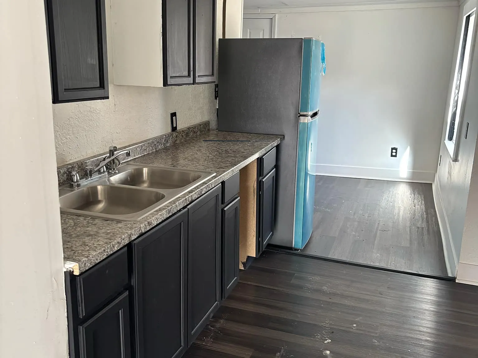 2517 Webber St — Photo 4