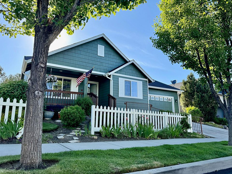 3665 SW 30th St. Redmond>