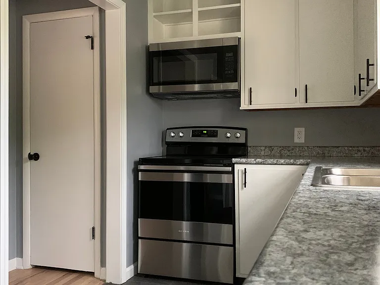 6020 Birch St #3 — Photo 2