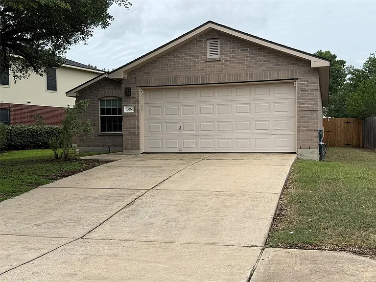 316 Meadow Park Dr — Photo 3