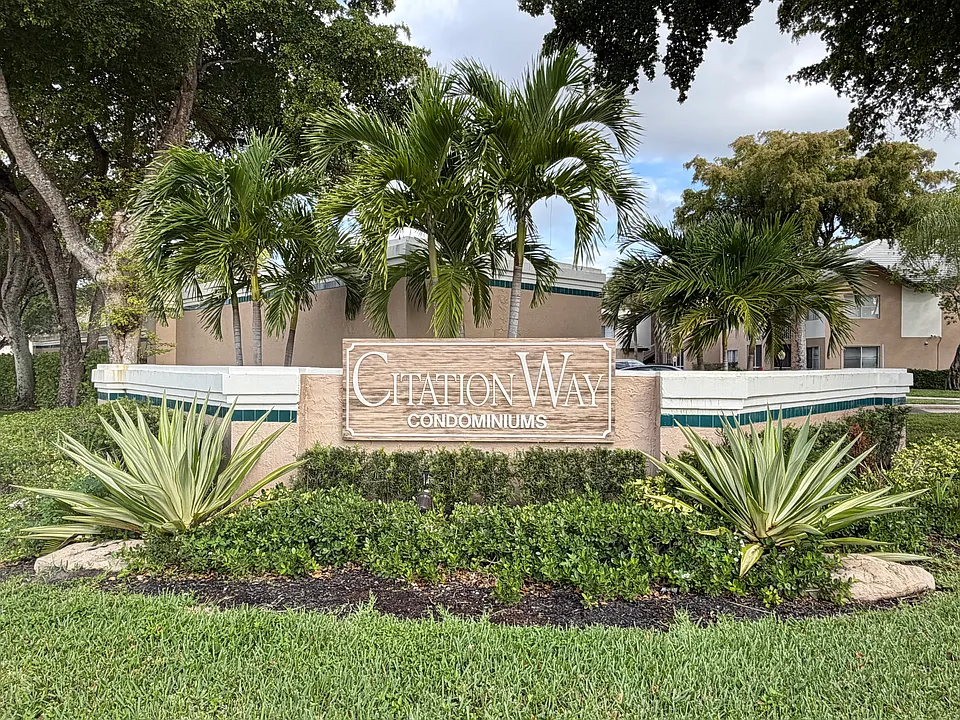 9833 Westview Dr #818