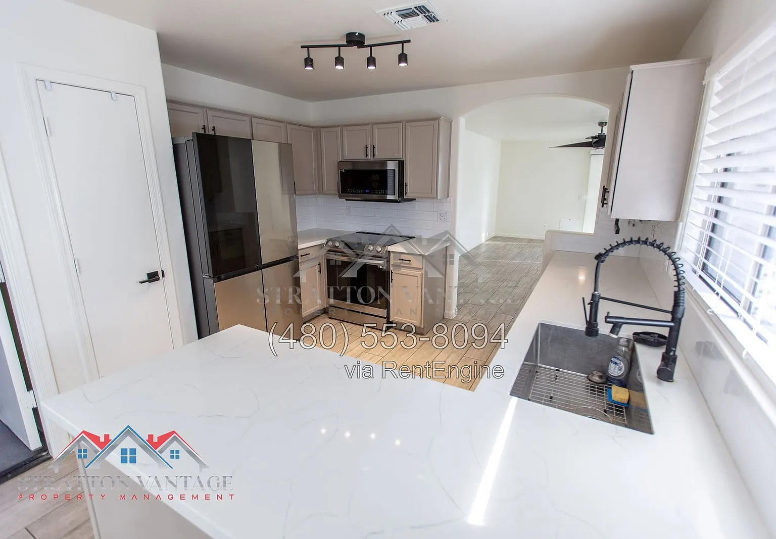 3 bed, 2.0 bath, 1310 sqft, $2,400 — Photo 2