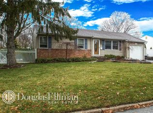 30 Balboa Dr, Kings Park, NY 11754