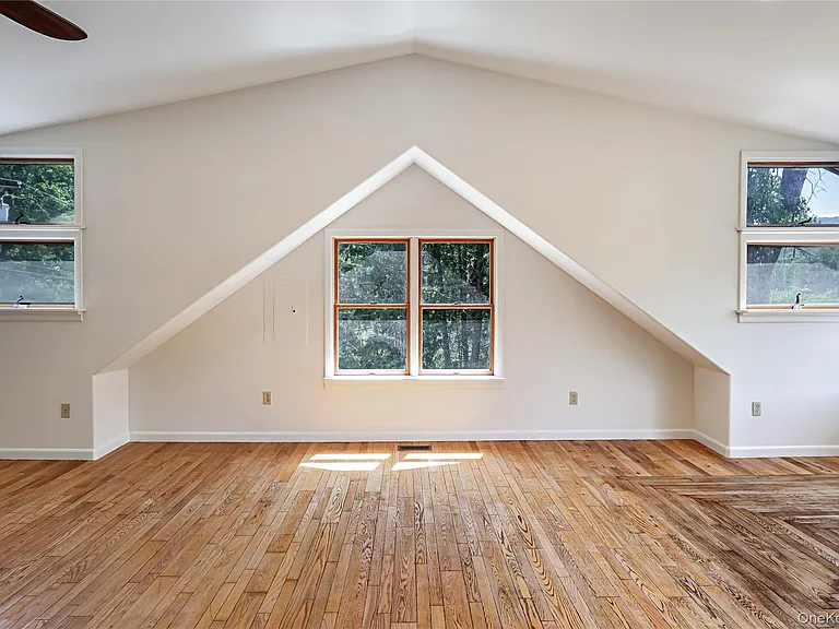 222 Bog Hollow Rd — Photo 31