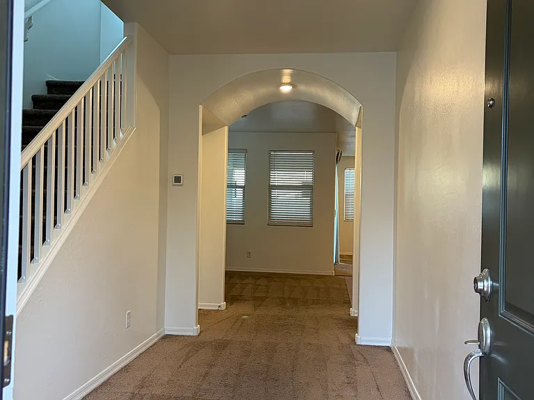 9011 W Jefferson St — Photo 2