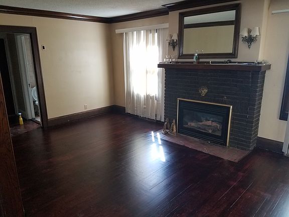 5th image of 2426 James Ave N