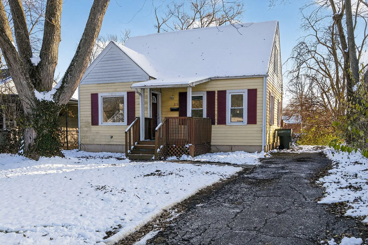 2131 Argyle Dr photo 1