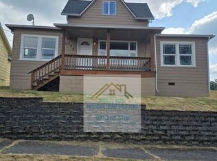 306 E E St, Rainier, OR 97048