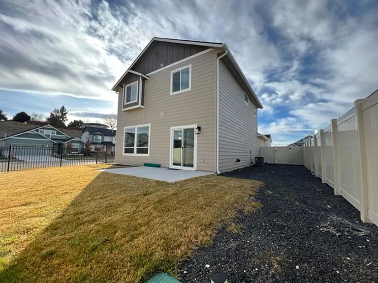 128 N Sevenoaks Ave — Photo 23