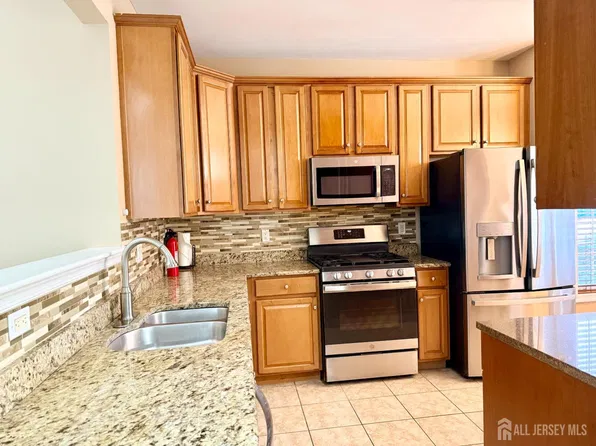 2211 Edward Stec Blvd, Edison, NJ 08837