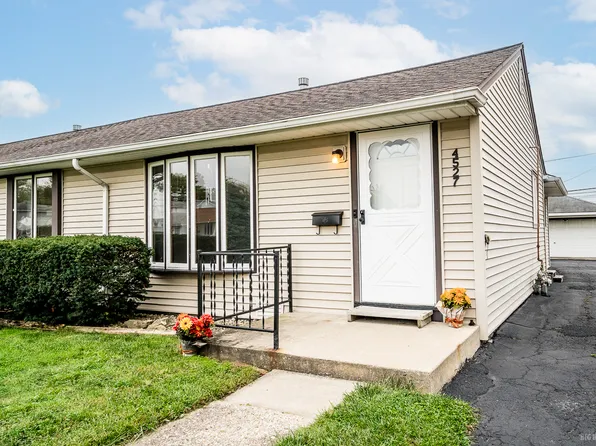 4527 W 90th Pl, Hometown, IL 60456