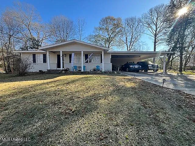 3 bed, 1340 sqft, $1,400 — Photo 1