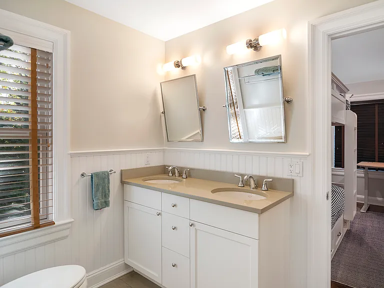 37 Arbutus Rd — Photo 20