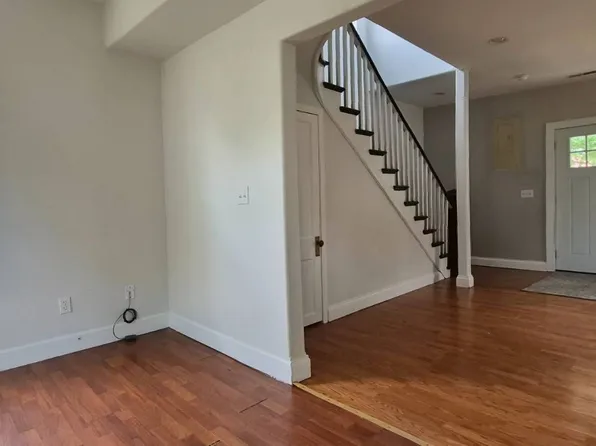 207 Oaklawn Ave, Fayette, MO 65248
