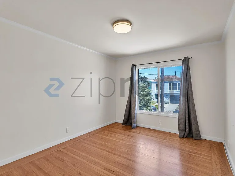 1667 47th Ave — Photo 15