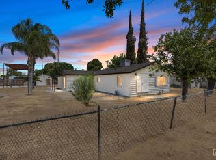 8880 Greenfield Park Dr, Bakersfield, CA 93307