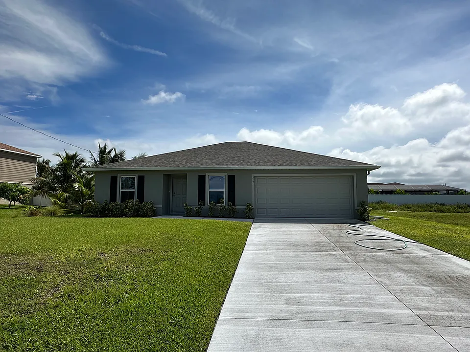 2121 NW 6th Pl