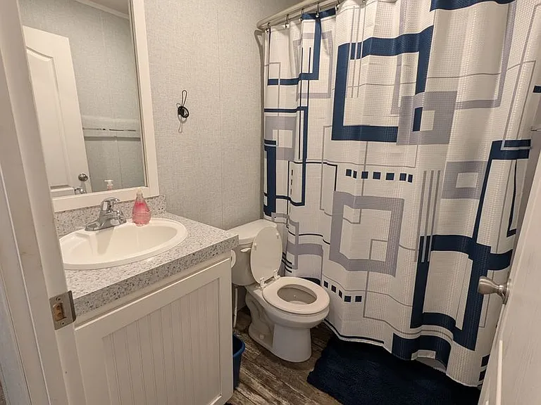 820 Crest Dr — Photo 15