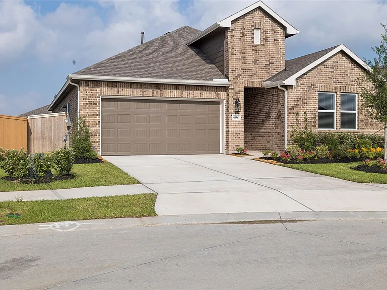 698 Daniels Lake Ln — Photo 29