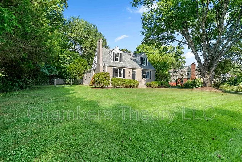 5 bed, 4.0 bath, 2835 sqft, $5,400 — Photo 4