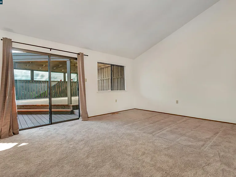 332 Downham Ct — Photo 11
