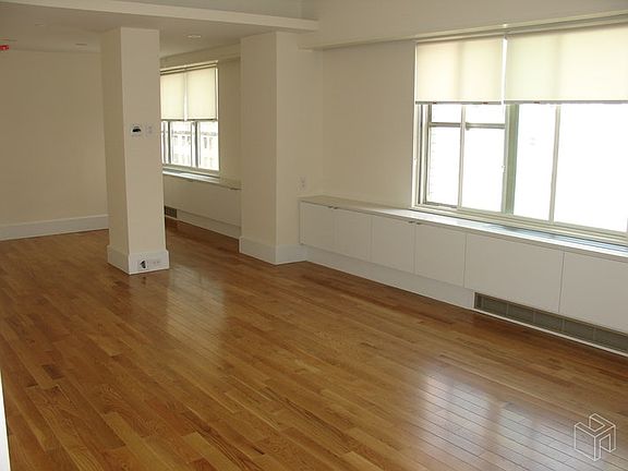 3rd image of 60 W 57th St APT 19A