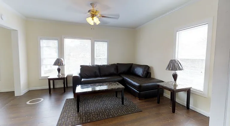 323 Lexington Ave — Photo 17