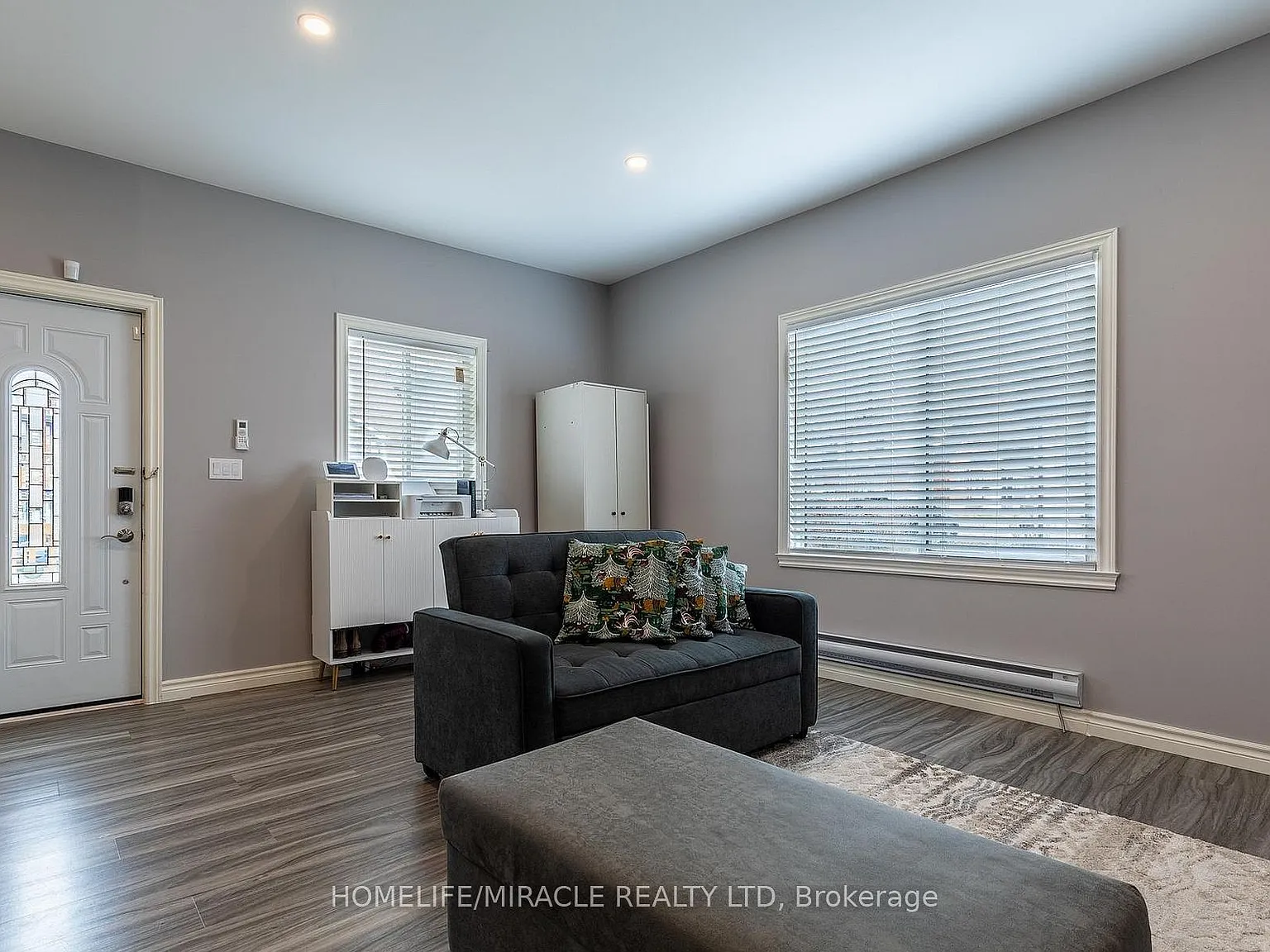 3 bed, $2,250 — Photo 2