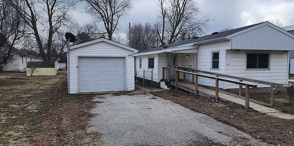 1st image of 411 W Hagerman St