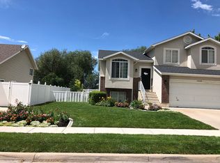 1560 Rockbridge Dr, Layton, UT 84041