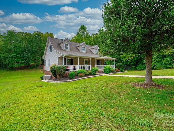 5th image of 2759 Country Meadows Ln