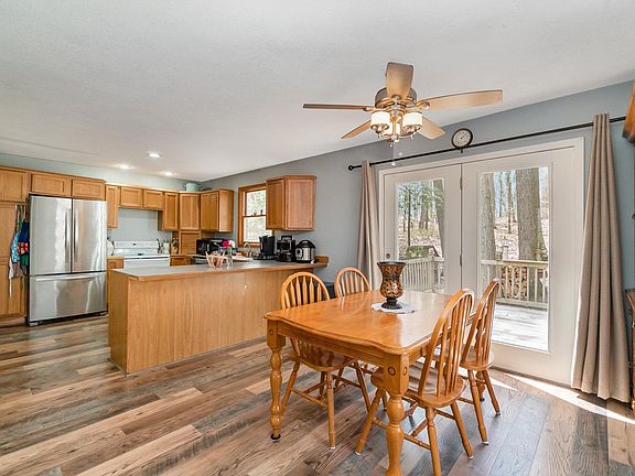 2nd image of 1012 Parkview Dr