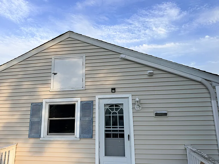 4 Ray St — Photo 2