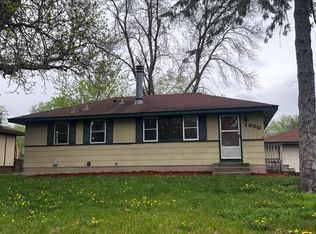 1900 Sugarloaf Trl, Minneapolis, MN 55444