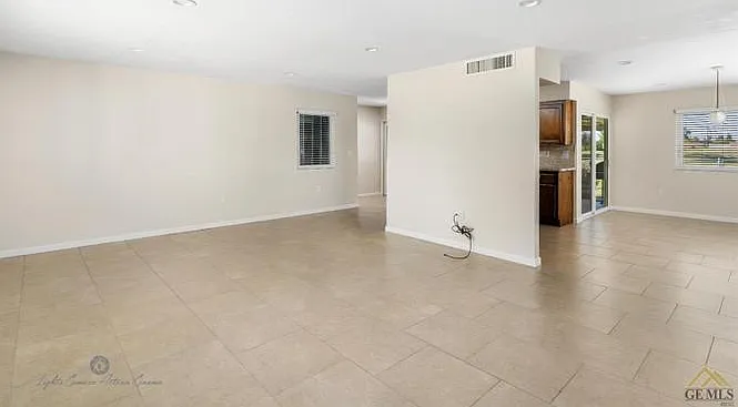 701 Cherry Hills Dr — Photo 4