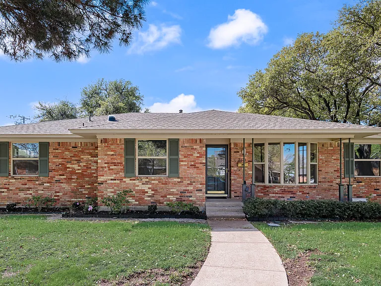3106 Sharpview Ln — Photo 4