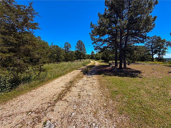 4th image of 716 County Road 3023