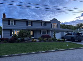 21 Kennedy Dr, Warwick, RI 02889