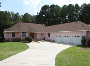 395 Twin Lakes Dr, Moultrie, GA 31768
