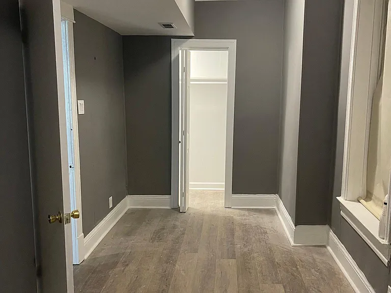 1079 N Marshfield Ave #BST — Photo 54