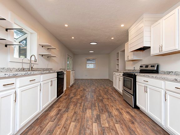 3rd image of 1020 E Edgewood Street