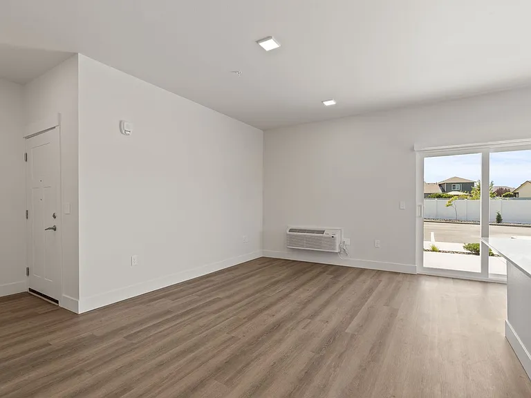 Fairways Apartments — Photo 18